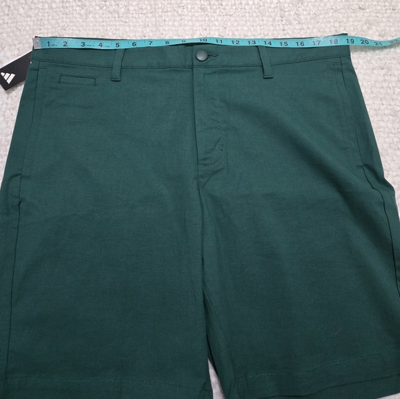 Adidas Men's Green Golf Shorts Go-To 5-Pocket Shorts Size 36 - Picture 6 of 9